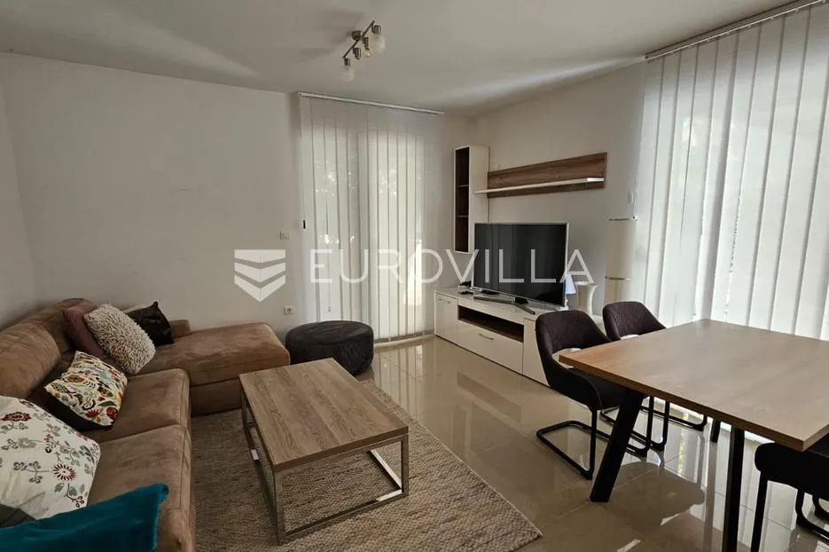 istra, pula, moderan trosobni stan 68 m² s terasom 80 m u blizini mora - slika 5