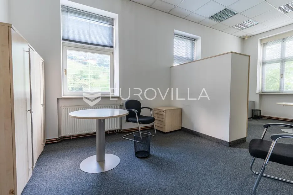 požega, trg sv.trojstva, namješteni poslovni uredi 110 m² - slika 3