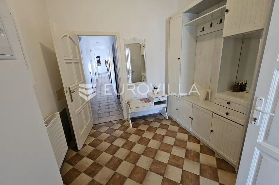 osijek, donji grad, adaptirana kuća s velikim potencijalom, 700 m², plac 947 m² - slika 41