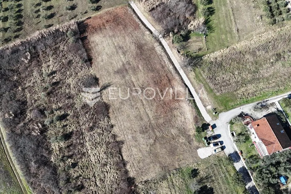 istra, buje, građevinsko zemljište 1032 m² na odličnoj lokaciji - slika 8