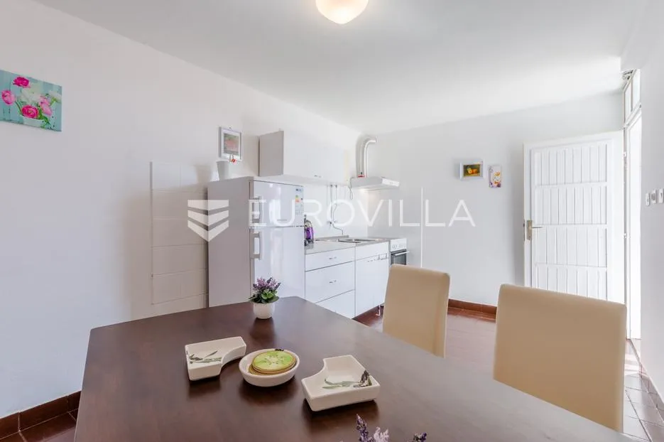 omiš, marušić, prekrasna apartmanska kuća - slika 9
