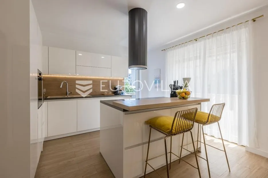 Split, Gripe, komforan renoviran trosoban stan s garažom