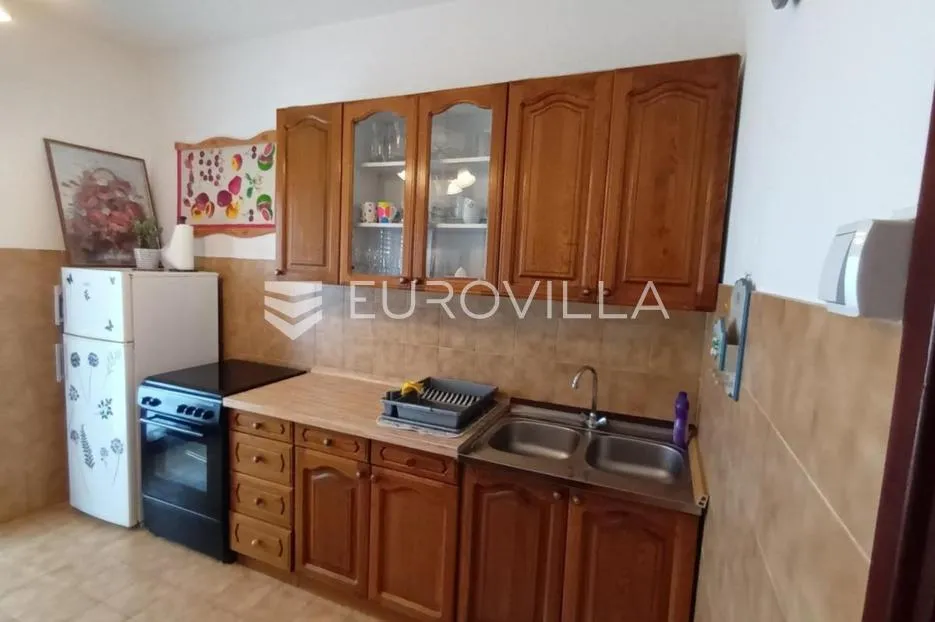 krk, kuća s 5 apartmana, blizina mora, idealna za turizam, 150 m od mora - slika 7
