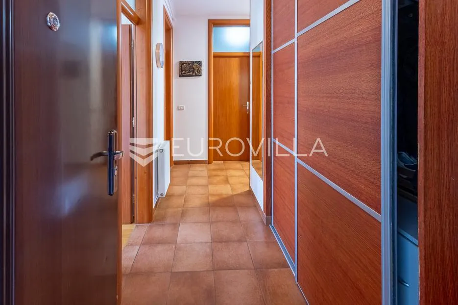 slavonski brod, trosoban stan 72 m² u centru - slika 6