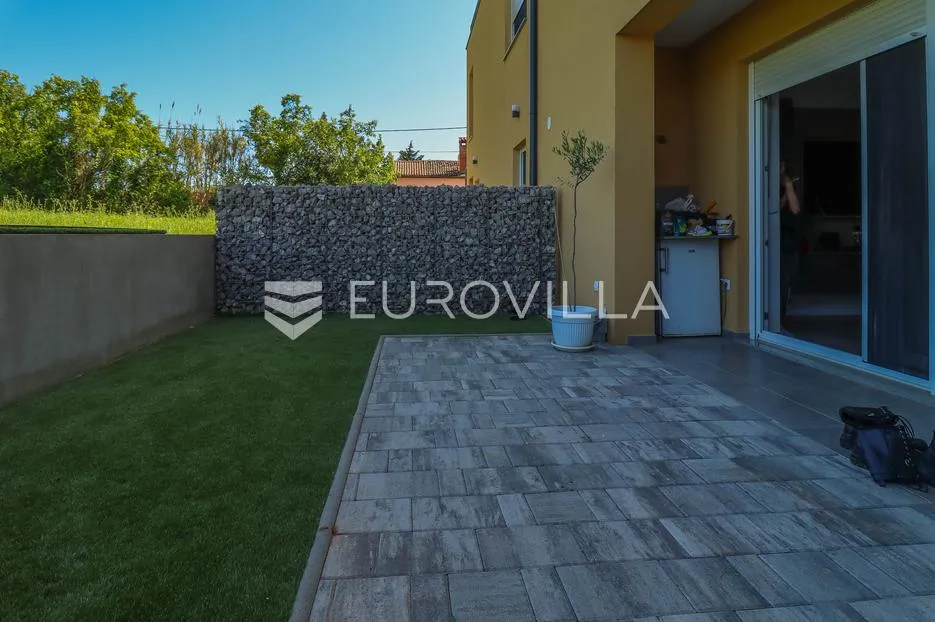 istra, novigrad, nova kuća 125 m2 sa tri spavaće sobe na samo 2 km od mora - slika 17