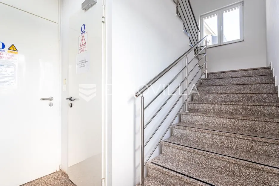 sinj, kukuzovac, poslovna zgrada u gospodarskoj zoni, površine 1.648 m² - slika 15