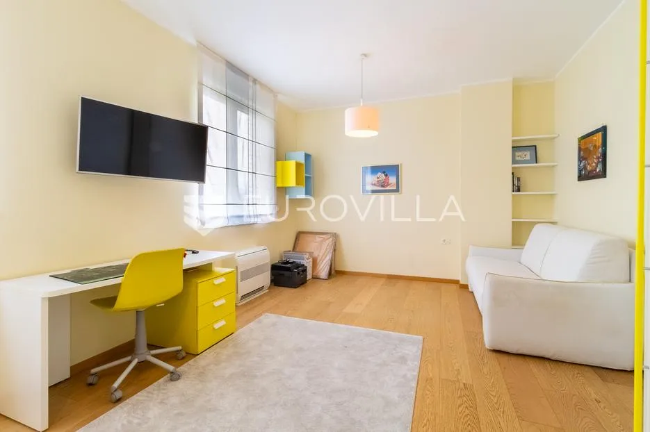 opatija, volosko, luksuzan penthaus 267 m², krovna terasa s jacuzzijem - slika 36