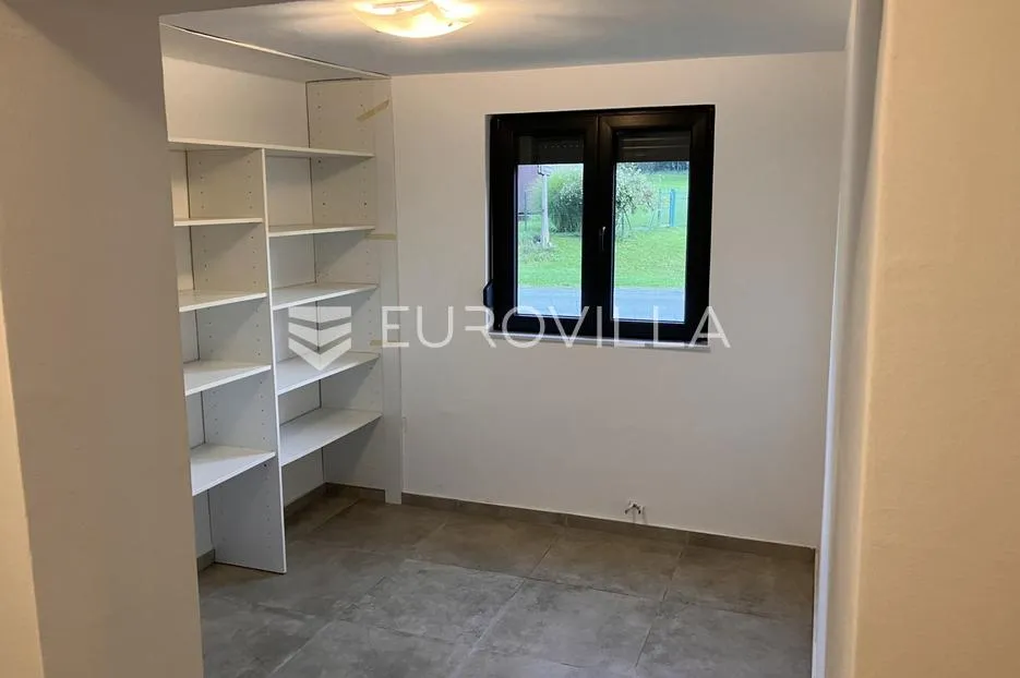 ogulin, bjelolasica, kompletno adaptirana kuća 260 m² - slika 6