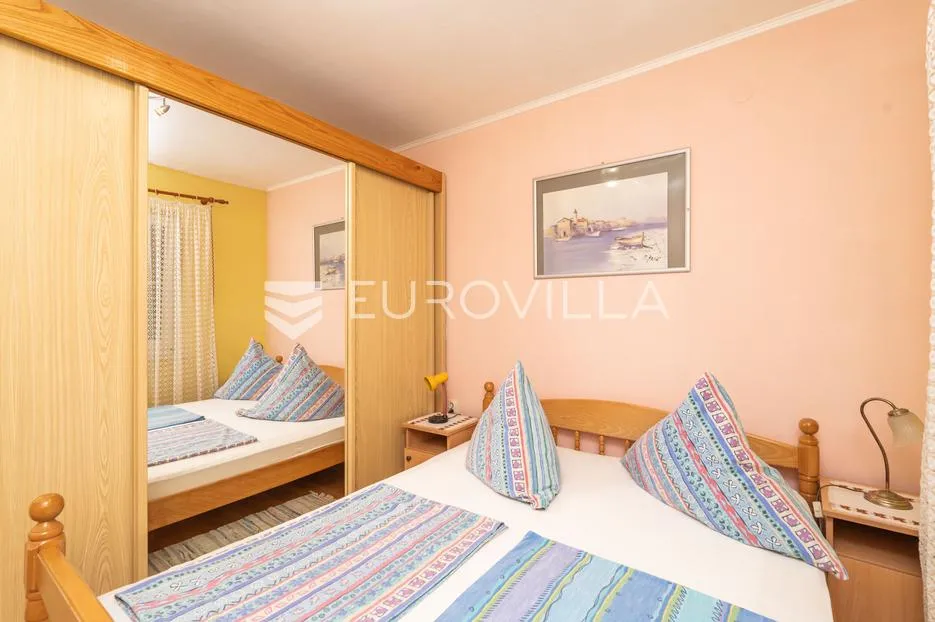 pelješac, sreser, kuća s dvorištem - slika 11
