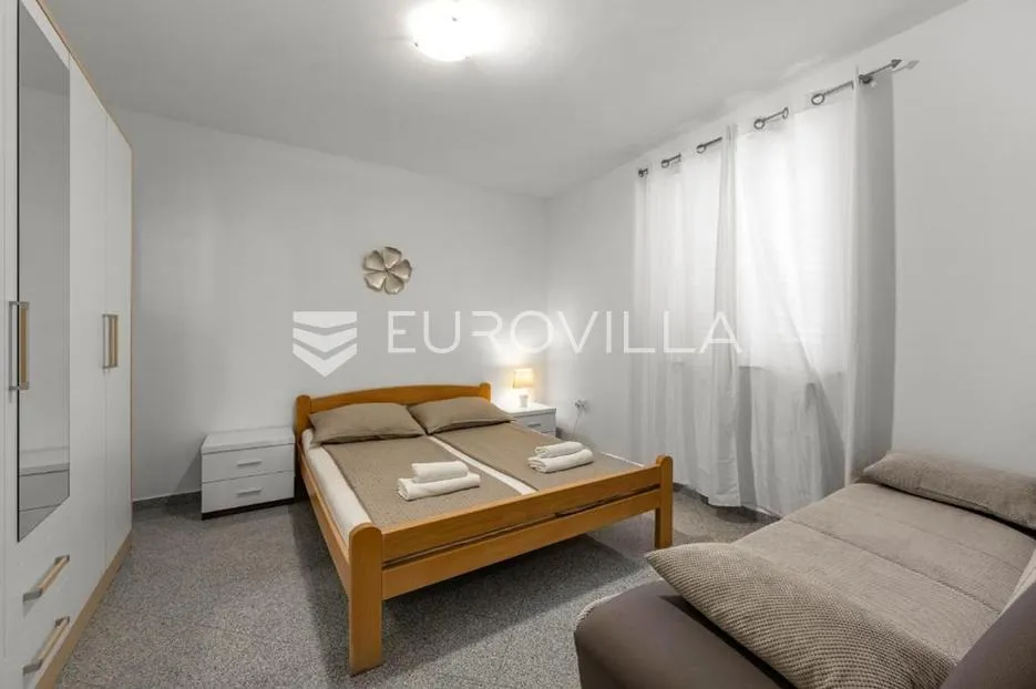 skradin, dubravice, kuća sa 7 apartmana i velikim bazenom, 760 m² - slika 23