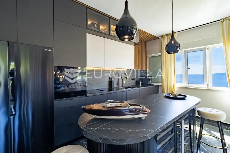 opatija, ičići, dizajnerski stan s pogledom na more 91 m² - slika 2