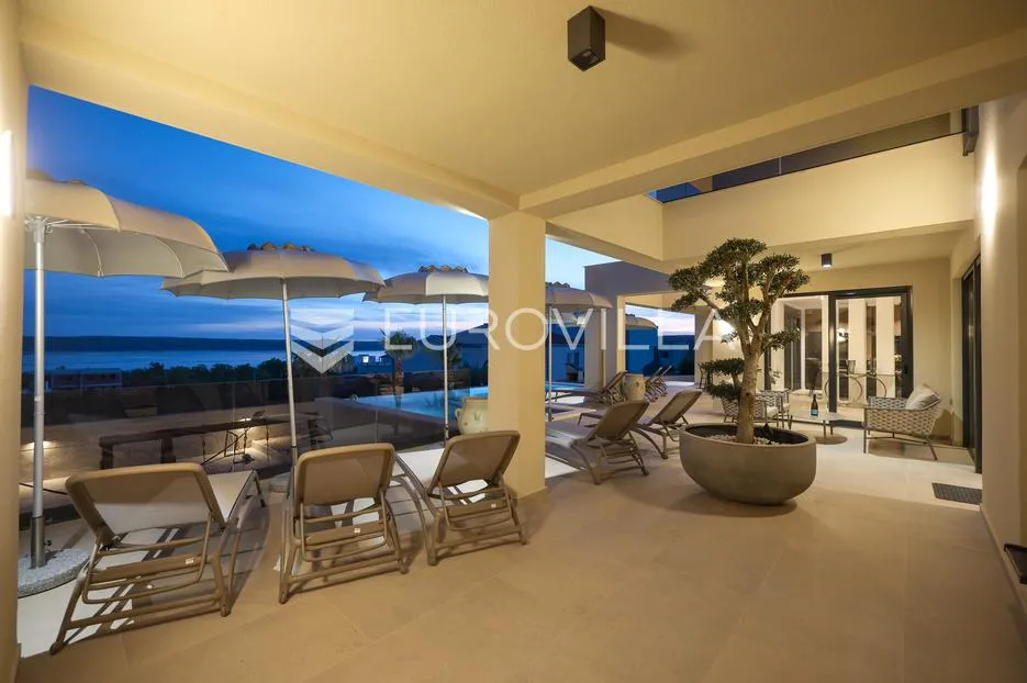 zadar, maslenica, luksuzna vila s bazenom i neometanim pogledom na more 254 m² - slika 53