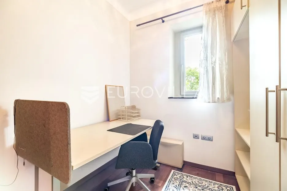 zagreb, martićeva ulica, uređen četverosoban stan površine 90 m² - slika 9