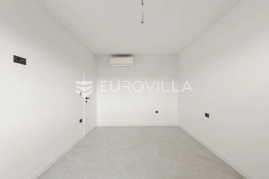 istra, poreč, novogradnja, prostrani penthouse sa krovnom terasom, odlična lokacija - slika 37