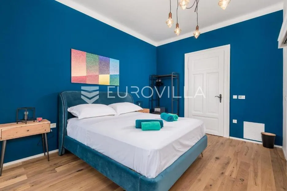 opatija, adaptiran stan 100 m², drugi red do mora, dva balkona - slika 17