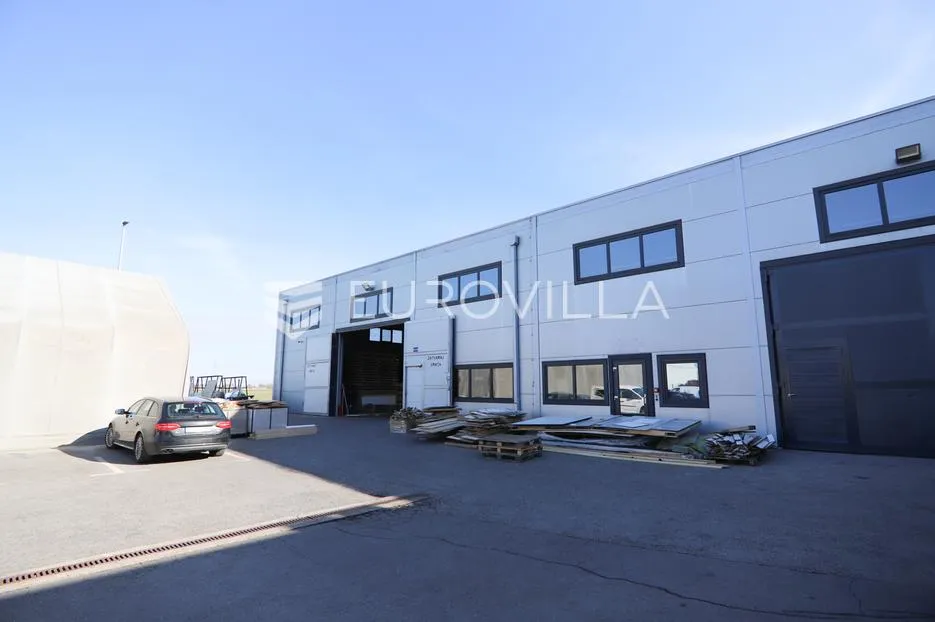 osijek, prodaja najam poslovni kompleks, 2.100 m² na zemljištu od 4200 m² - slika 16