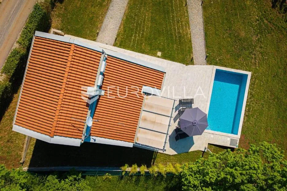 istra, zabrežani, prekrasna kuća s bazenom - slika 17