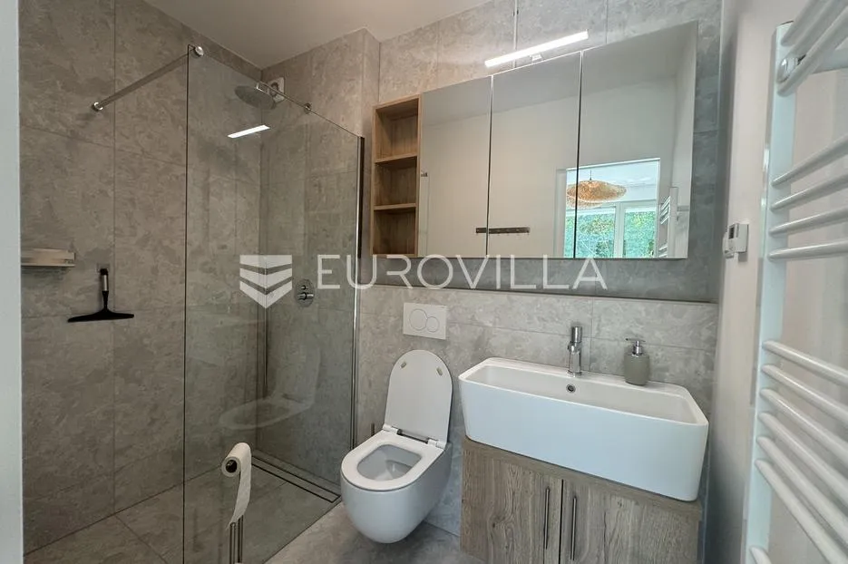 istra, rovinj, moderan stan s dvije spavaće sobe 101 m², vrtom i ograđenim parkirnim mjestom - slika 13