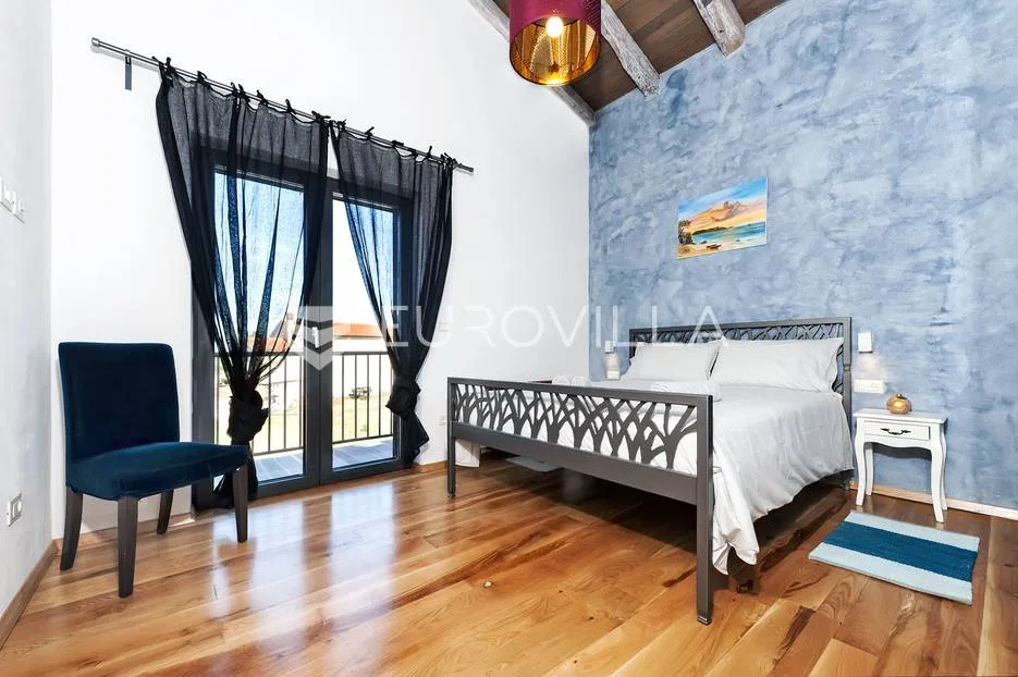 rovinj, šira okolica rovinja posebna samostojeća kuca 200 m² - slika 25