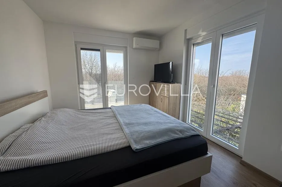 istra, žbandaj, troetažni stan 126 m² s 4 spavaće sobe, vrtom i parkingom - slika 22