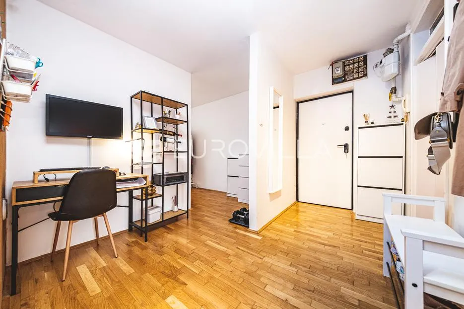 zagreb, ribnjak, prekrasan trosoban stan nkp 75 m2 - slika 6