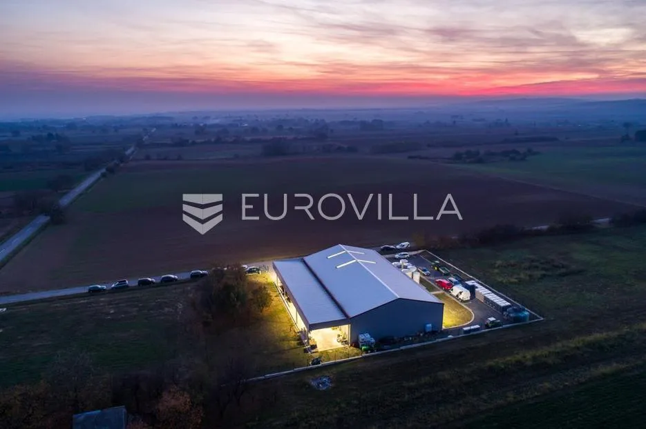 kneževi vinogradi, zmajevac, opremljena i uhodana vinarija - slika 16