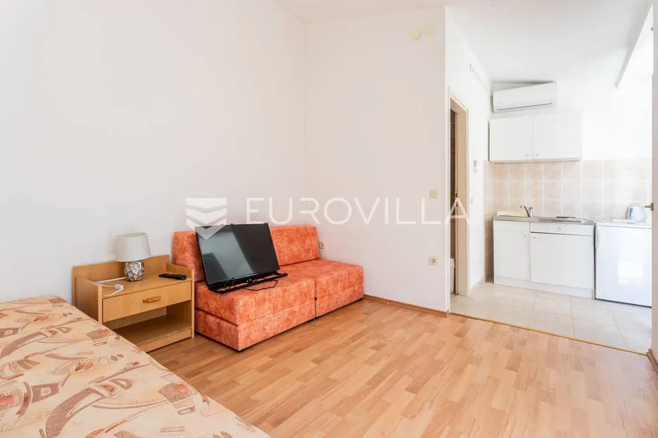 drvenik, makarska rivijera, više apartmanska kuća prvi red do mora - slika 16