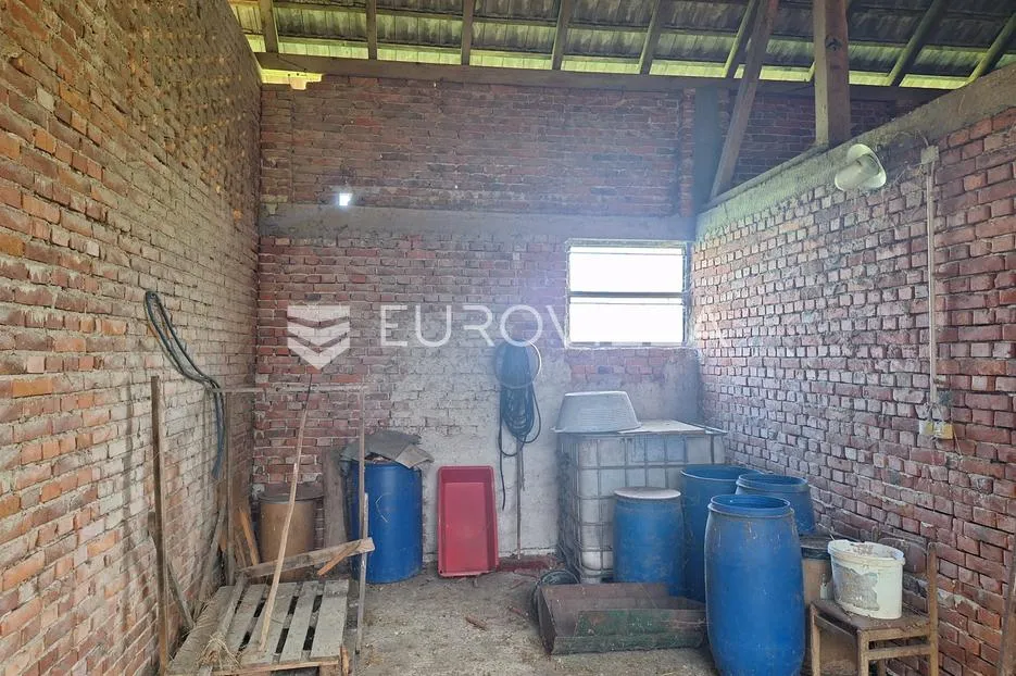 karlovac, rečica, kuća 140 m², gospodarske zgrade 350 m² - slika 12