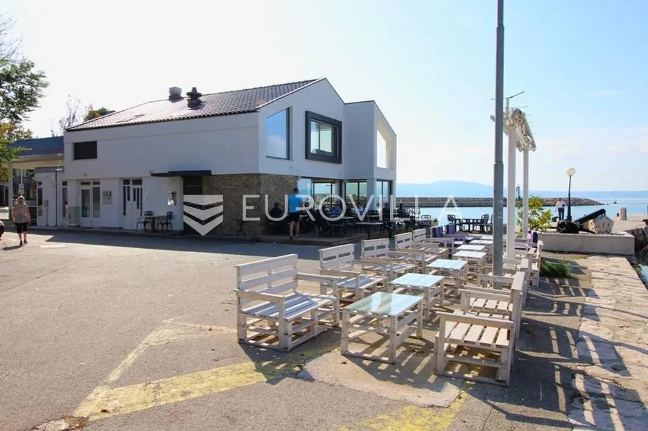 novi vinodolski, ugostiteljski objekt i stan na samom moru 230 m² - slika 10