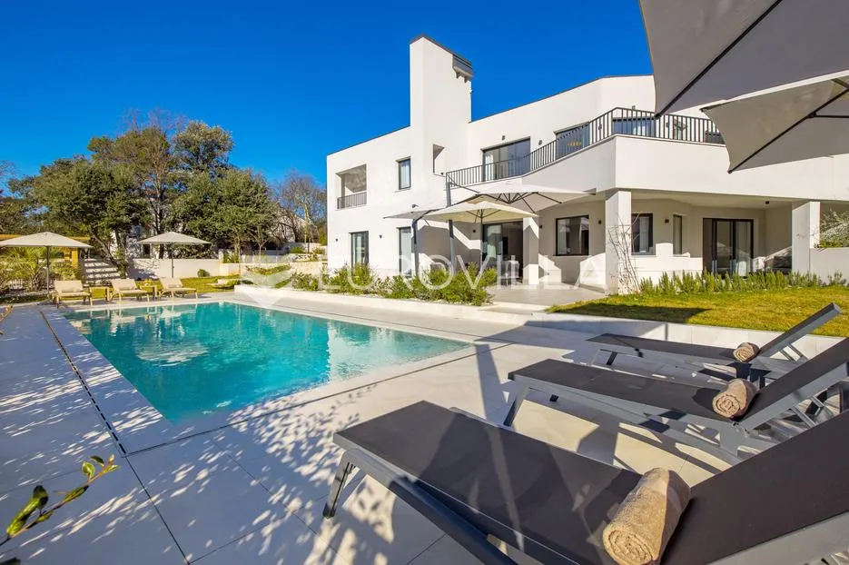 otok krk, malinska, luksuzna vila s dva apartmana u prvom redu do mora - slika 36