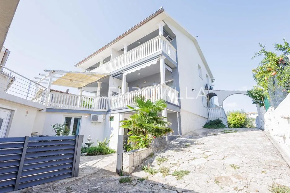 istra, medulin, potpuno namješten stan s dvorištem, blizu mora i svih sadržaja - slika 16