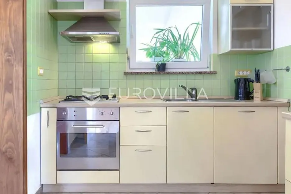 istra, vodnjan samostojeća kuća s bazenom i konobom - slika 24