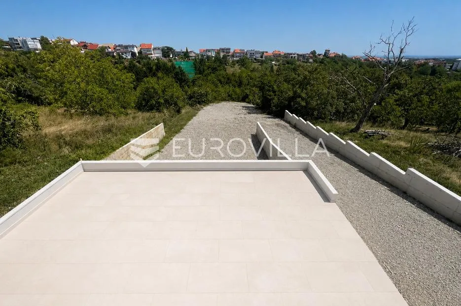 remete, luksuzan dvoetažni četverosoban stan 160,30 m² s vrtom, 2 garaže, 2 parkirna - slika 7
