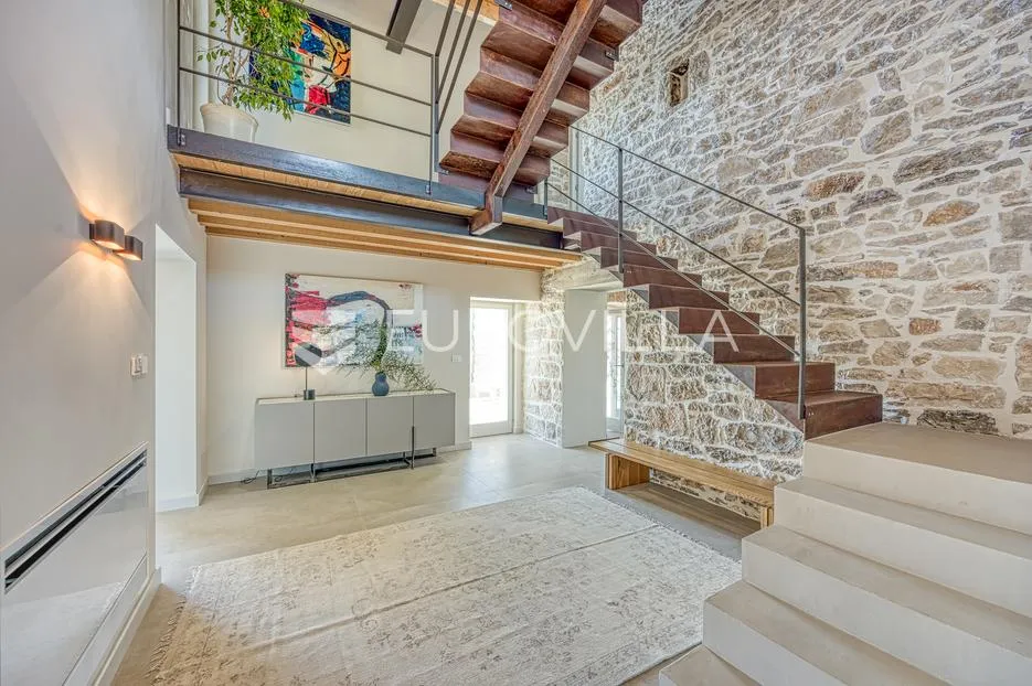 istra, labin, šumber, unikatna samostojeća villa na velikoj okućnici s pogledom - slika 23