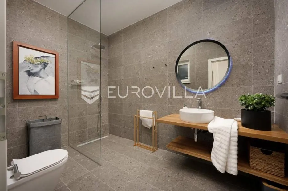 istra, žminj, prekrasna vila od 160 m2, na velikoj okućnici od 1100 m2 - slika 12