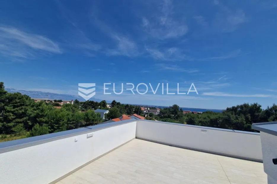 vir, komforan trosoban apartman u centru otoka s pogledom na more i krovnom terasom - slika 6