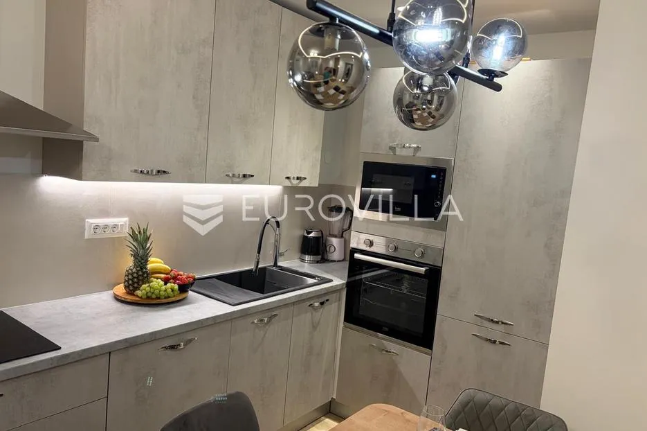 kaštel novi, novouređen dvosobna stan - slika 6
