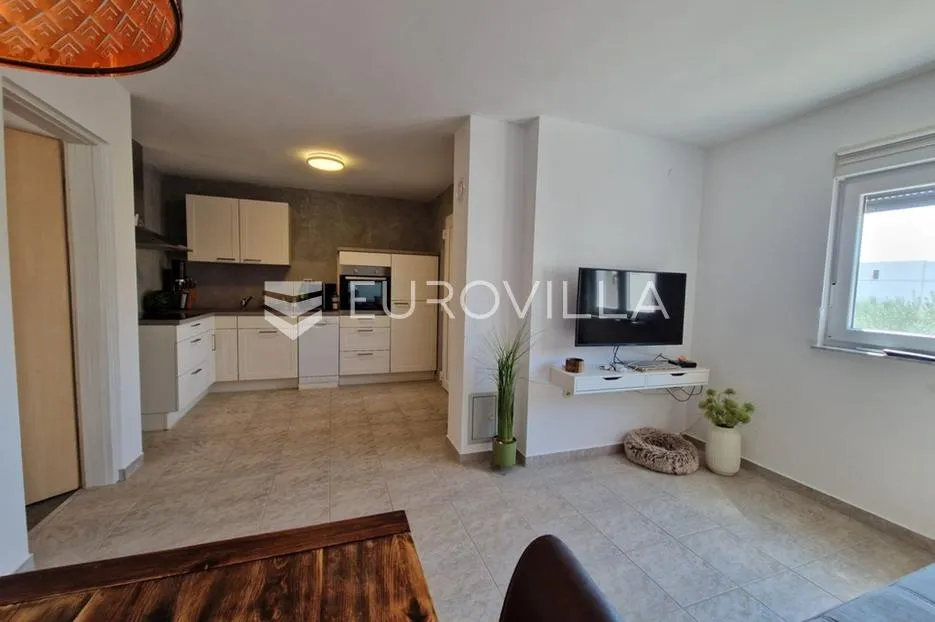 vir, apartman u prizemlju s terasom i vrtom - slika 19
