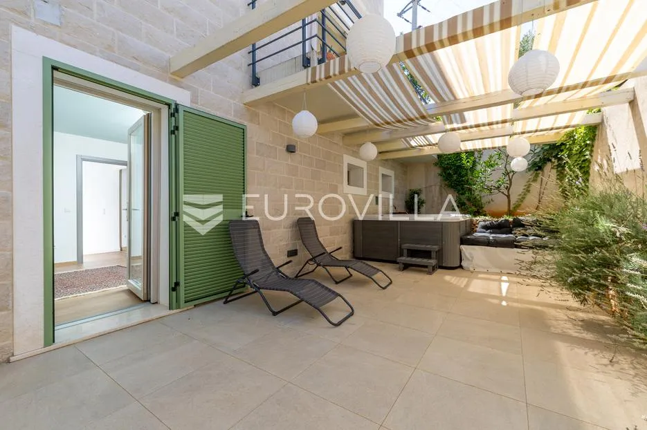 hvar, vrboska, predivna kamena vila u blizini mora - slika 31