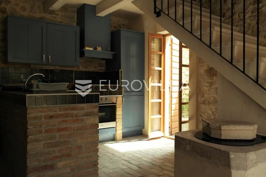 mali lošinj, susak, kamena kuća 70 m², kompletno adaptirana, vrt 56 m² - slika 3