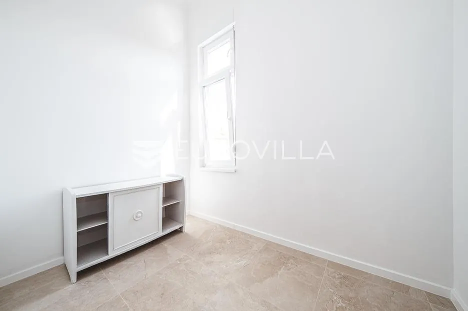 zagreb, svačićev trg, funkcionalan ured 100 m² - slika 2