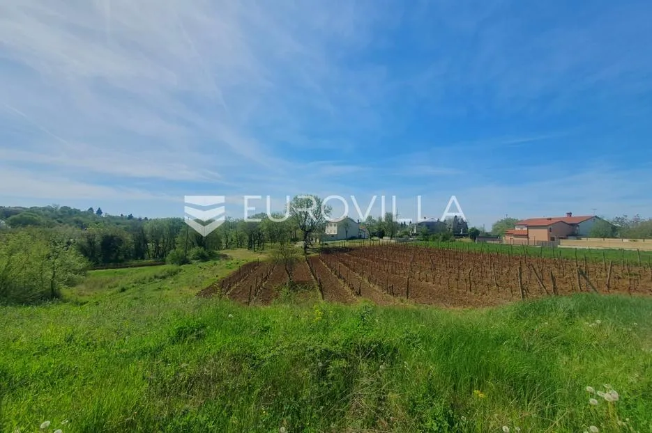 Istra, Novaki Motovunski, građevinsko zemljište - Novaki Motovunski, Karojba