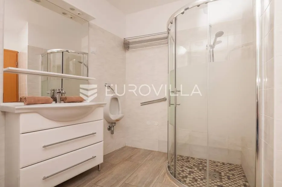 istra, banjole, prostrana stambeno poslovna kuća za odmor, 750 m², parcela 1370 m² - slika 56