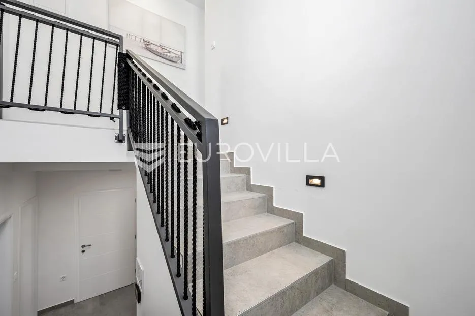 šibenik, žaborić, moderna villa s bazenom - slika 29