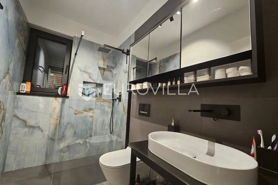 rijeka, costabella, luksuzan trosoban stan 101.39 m² - slika 11