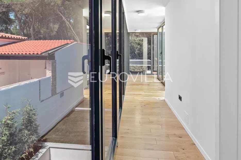 istra, medulin, prekrasna moderna dvojna vila nkp 220m2 - slika 27