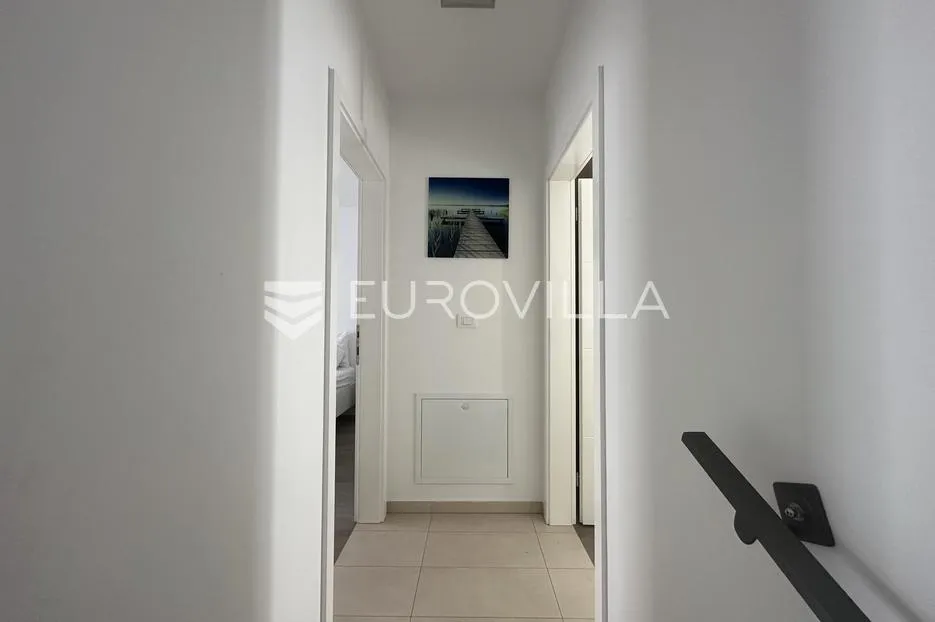 ližnjan: luksuzan moderni stan s vrtom, bazenom i panoramskim pogledom na more - slika 30