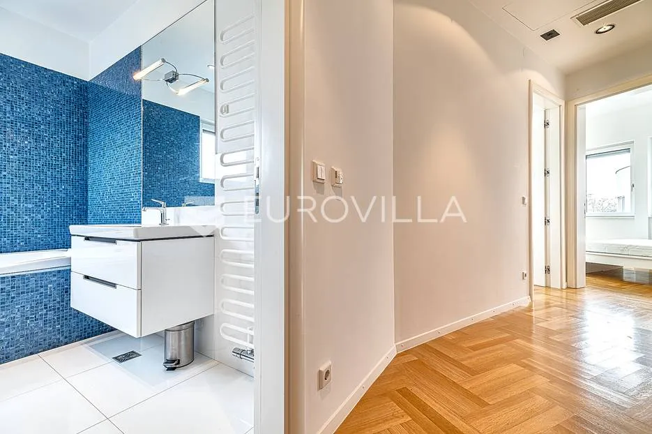 šalata, bijenička, luksuzan četverosoban penthouse - slika 10