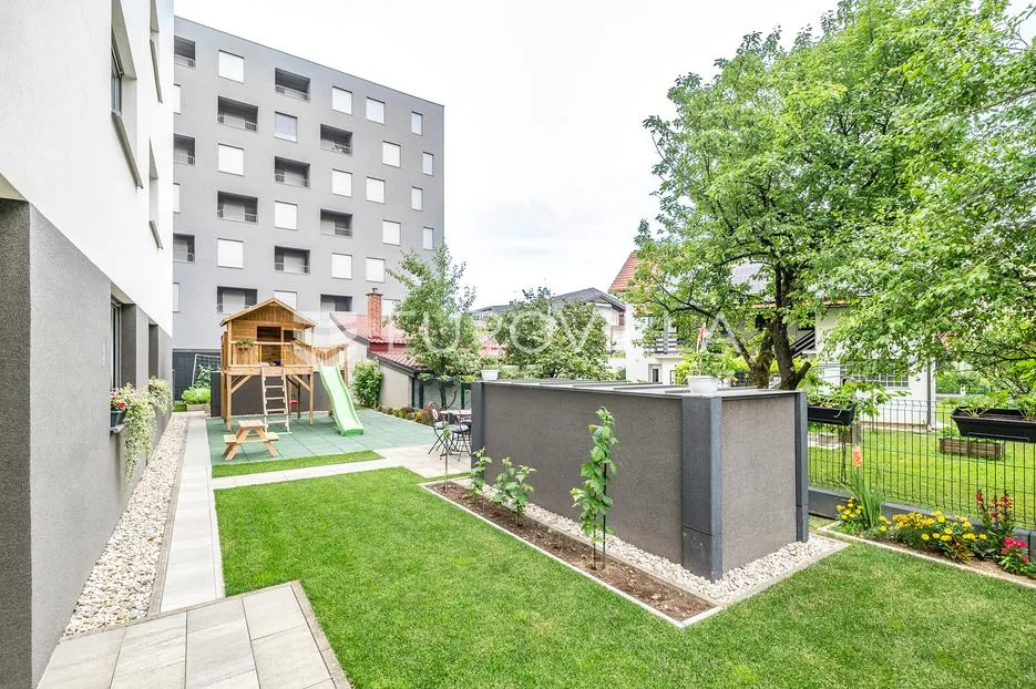 zagreb, vrapče, bolnička, luksuzan četverosoban stan s vrtom 140 m², garaža - slika 12