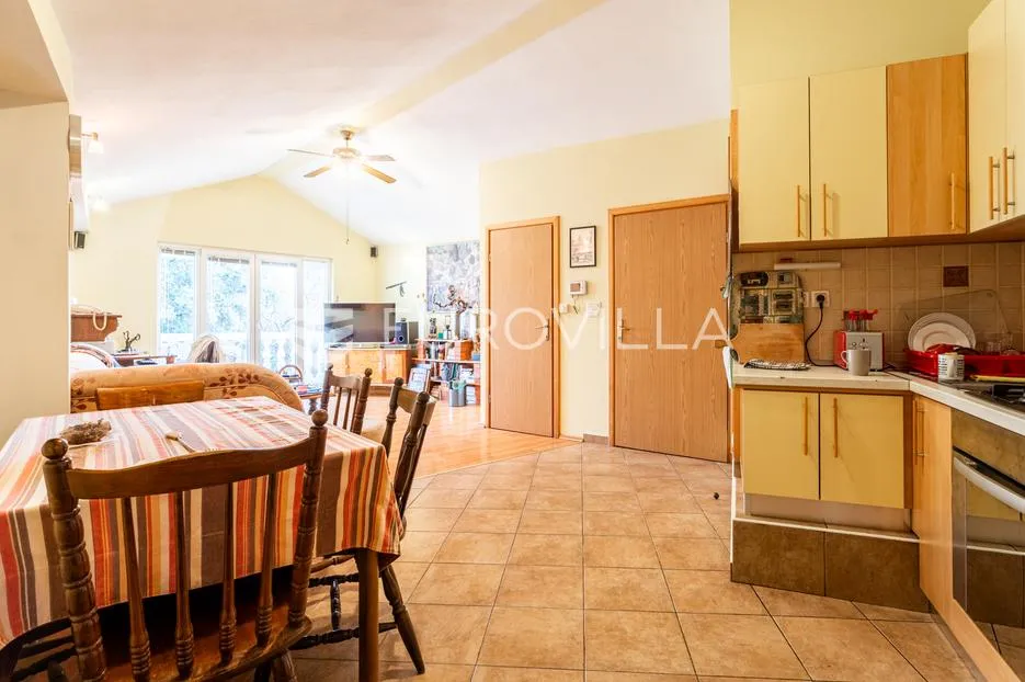 vodice, dvosoban stan u centru mjesta, 87,67 m² - slika 5